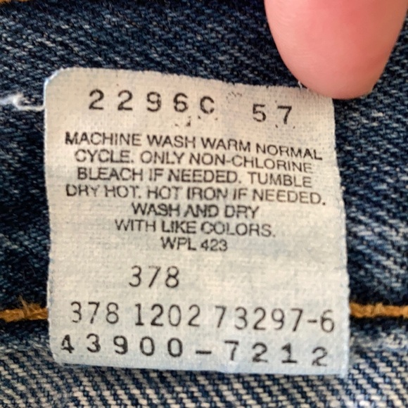LEVI Jeans ๐ - Picture 4 of 4